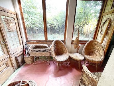 XV. kerület LENVIRÁG utcánál 120 nm-es ÖNÁLLÓ-KÖRBEJÁRHATÓ családi ház eladó