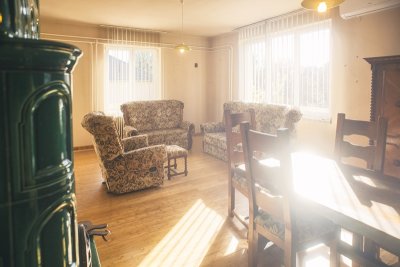 RÁKOSSZENTMIHÁLYON SZÉNÁS utca környékén 213 nm-ES CSALÁDI HÁZ ELADÓ