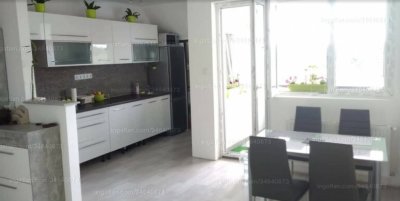 ALSÓMALOM utcánál 81 nm-es 4 SZOBÁS LAKÁS ELADÓ