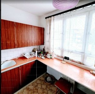 ZUGLÓBAN I. emeleti 50 nm-es LAKÁS ELADÓ