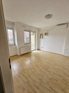 ZUGLÓBAN 2002-ben ÉPÜLT 52 nm-es LAKÁS ELADÓ