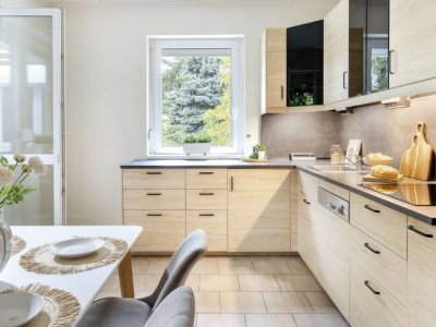 ÓMÁTYÁSFÖLDÖN KORONAFÜRT utcánál 154 nm-es CSALÁDI HÁZ ELADÓ