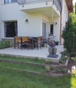 SASHALMON 2010-ben ÉPÜLT GARÁZSOS IKERHÁZ ELADÓ