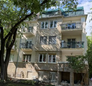 HERMINAMEZŐN KORONG utcánál FELÚJÍTOTT házban 51 nm-es LAKÁS ELADÓ