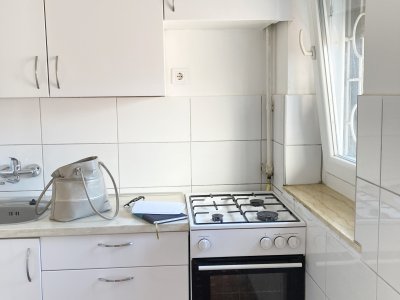 TÖRÖKŐRÖN NÉPSTADION közelében 50 nm-es 2+1 félszobás LAKÁS ELADÓ